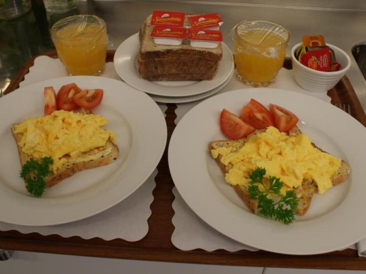 プケクラ モーター ロッジ ニュープリマス エクステリア 写真 Scrambled eggs on toast