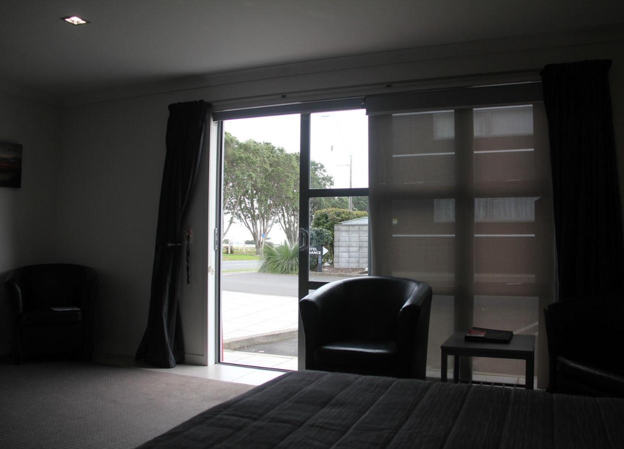 プケクラ モーター ロッジ ニュープリマス エクステリア 写真 A room at the motel